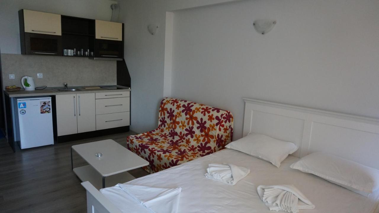 Privately Owned Studios Bora Bora Nesebar Bagian luar foto