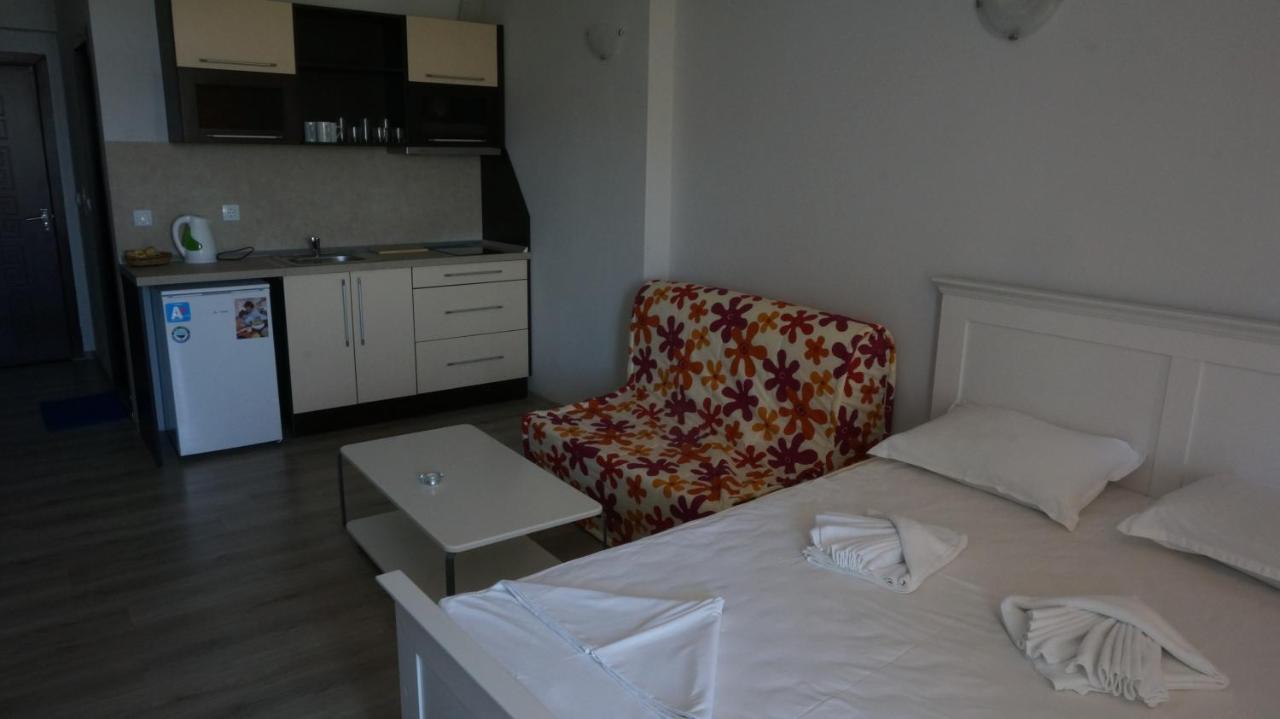 Privately Owned Studios Bora Bora Nesebar Bagian luar foto
