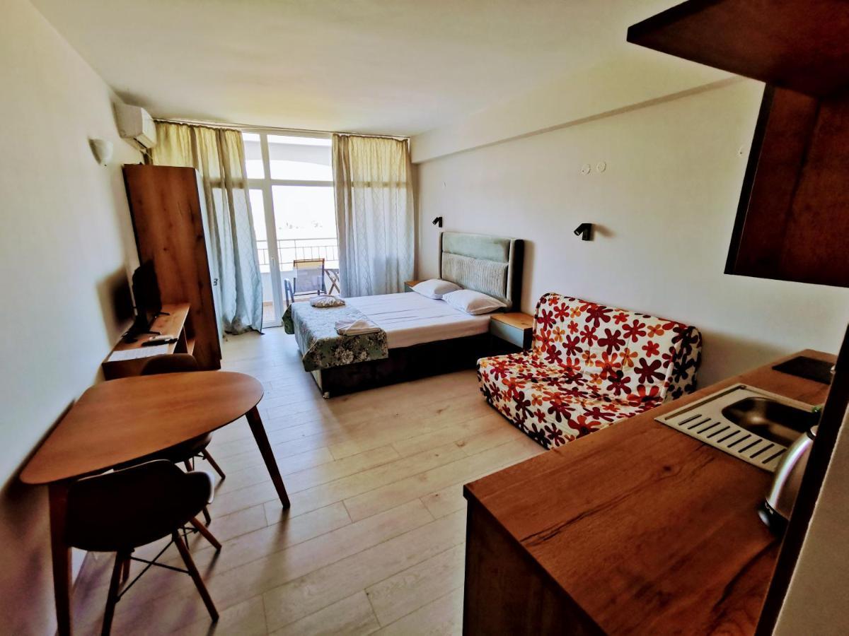 Privately Owned Studios Bora Bora Nesebar Bagian luar foto