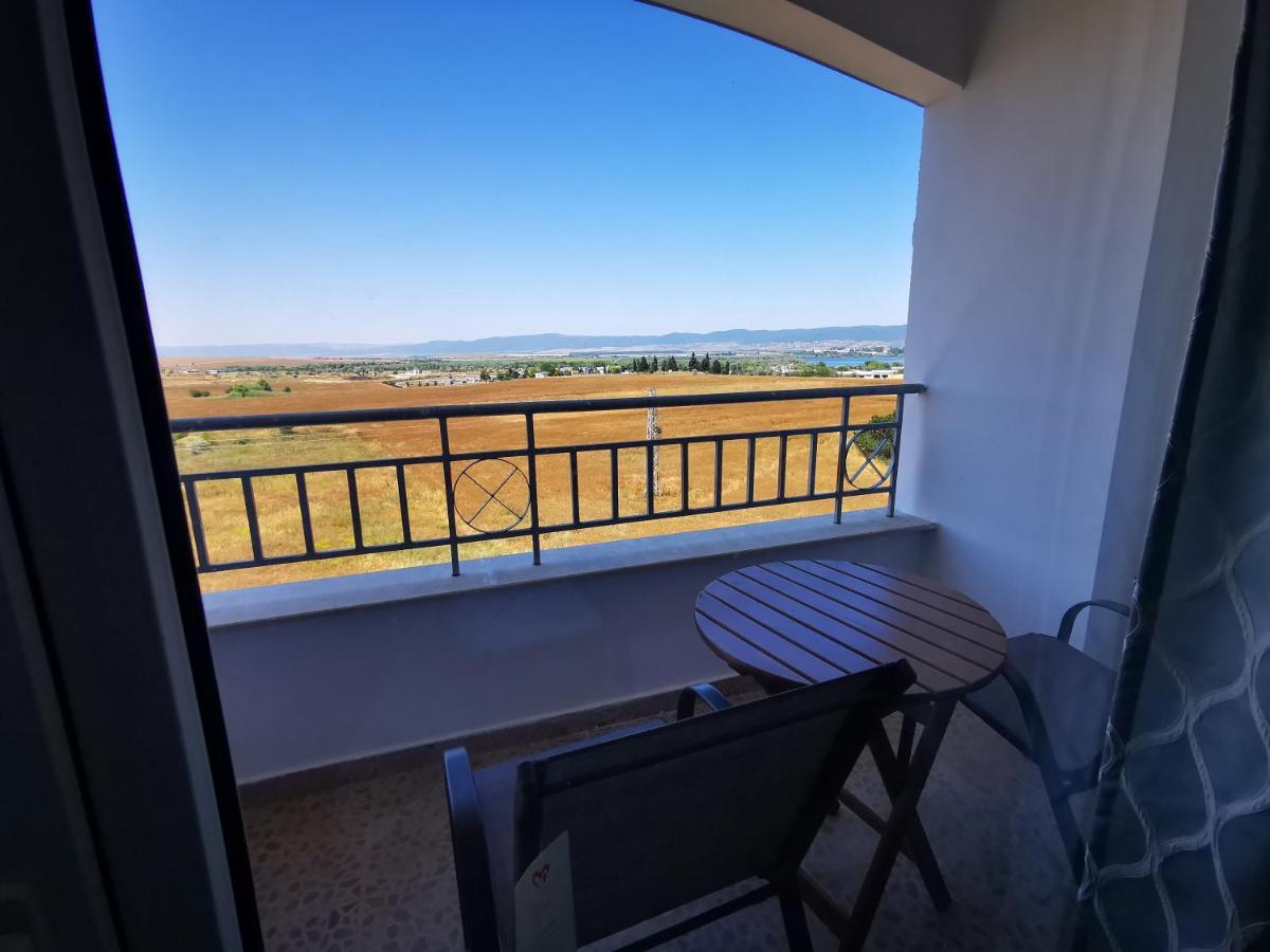 Privately Owned Studios Bora Bora Nesebar Bagian luar foto