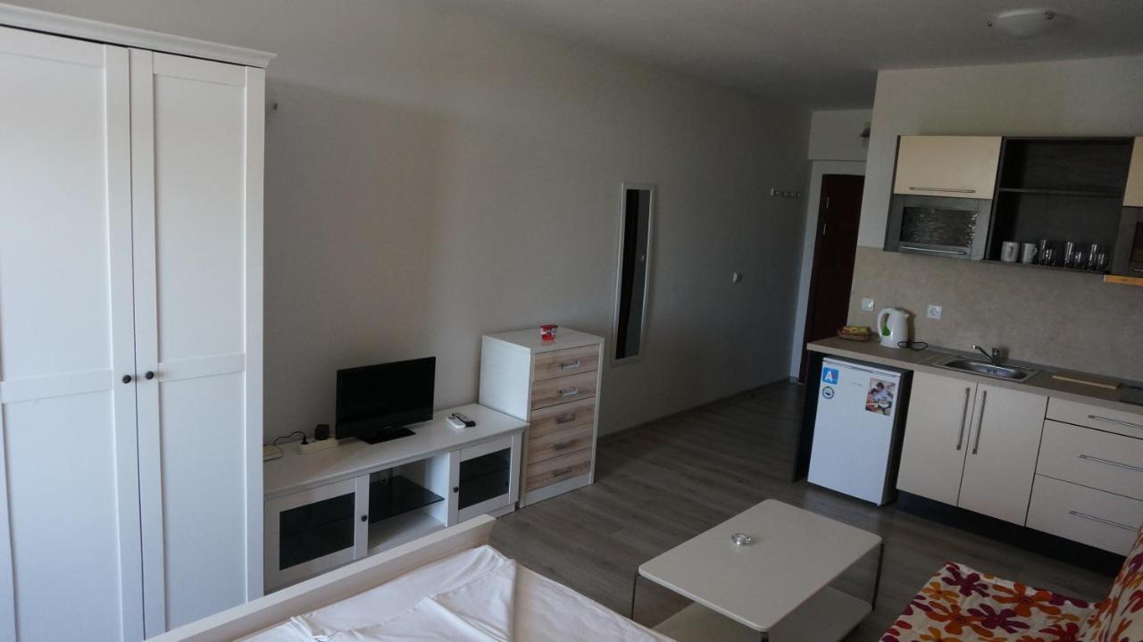 Privately Owned Studios Bora Bora Nesebar Bagian luar foto
